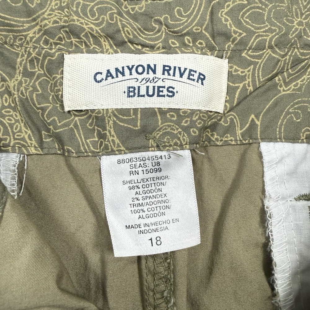 Canyon River Blues Women's Cargo Bermuda Shorts Size 18 Khaki Tan Stretch NWT - Picture 3 of 10